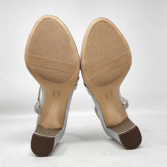 New women's 8.5W Naturalizer Vanessa2 silver strappy sandals heels 8.5 Wide - Picture 10 of 10